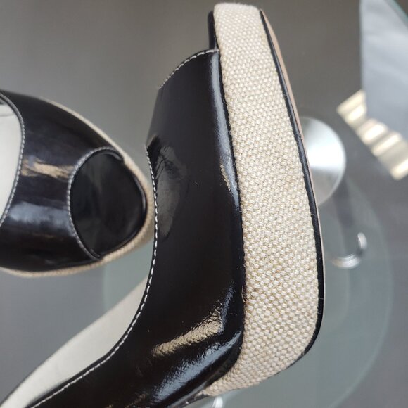 bebe - Patent Peep Toe Slingback Platform Pumps - Picture 4 of 4